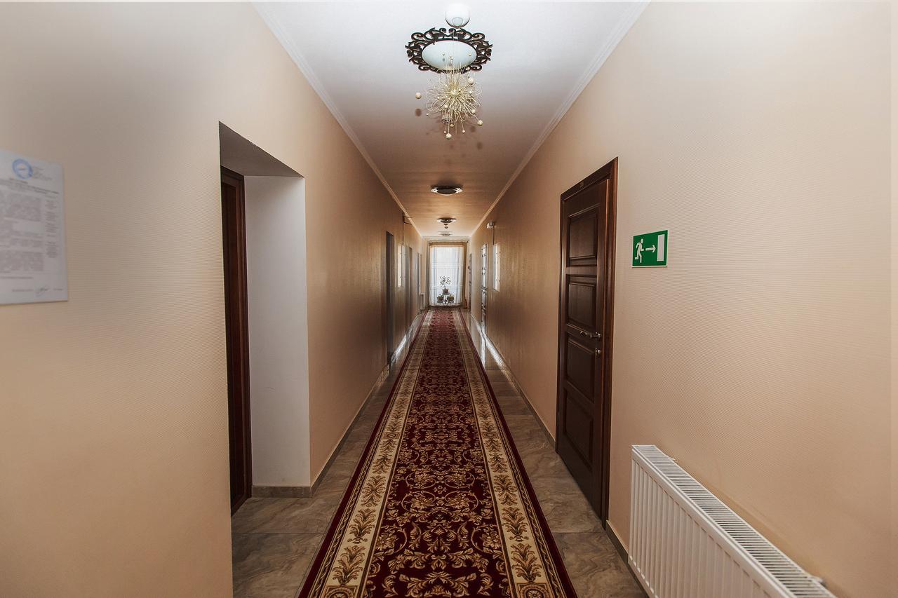Slavyanskaya Hata Hotel Baranovichi Eksteriør billede